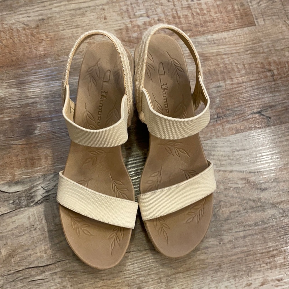Brand new Chinese Laundry natural jute wedge.
